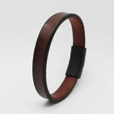 Pulseira de couro com estilo casual e presença moderna