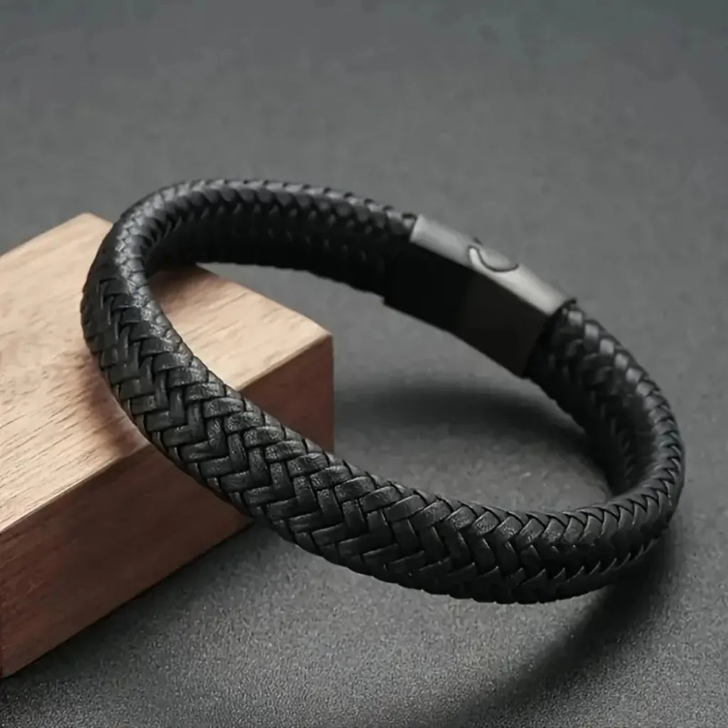 Pulseira de couro genuíno com design envoltório moderno