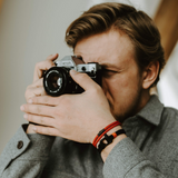 Pulseira minimalista e resistente com design ergonômico