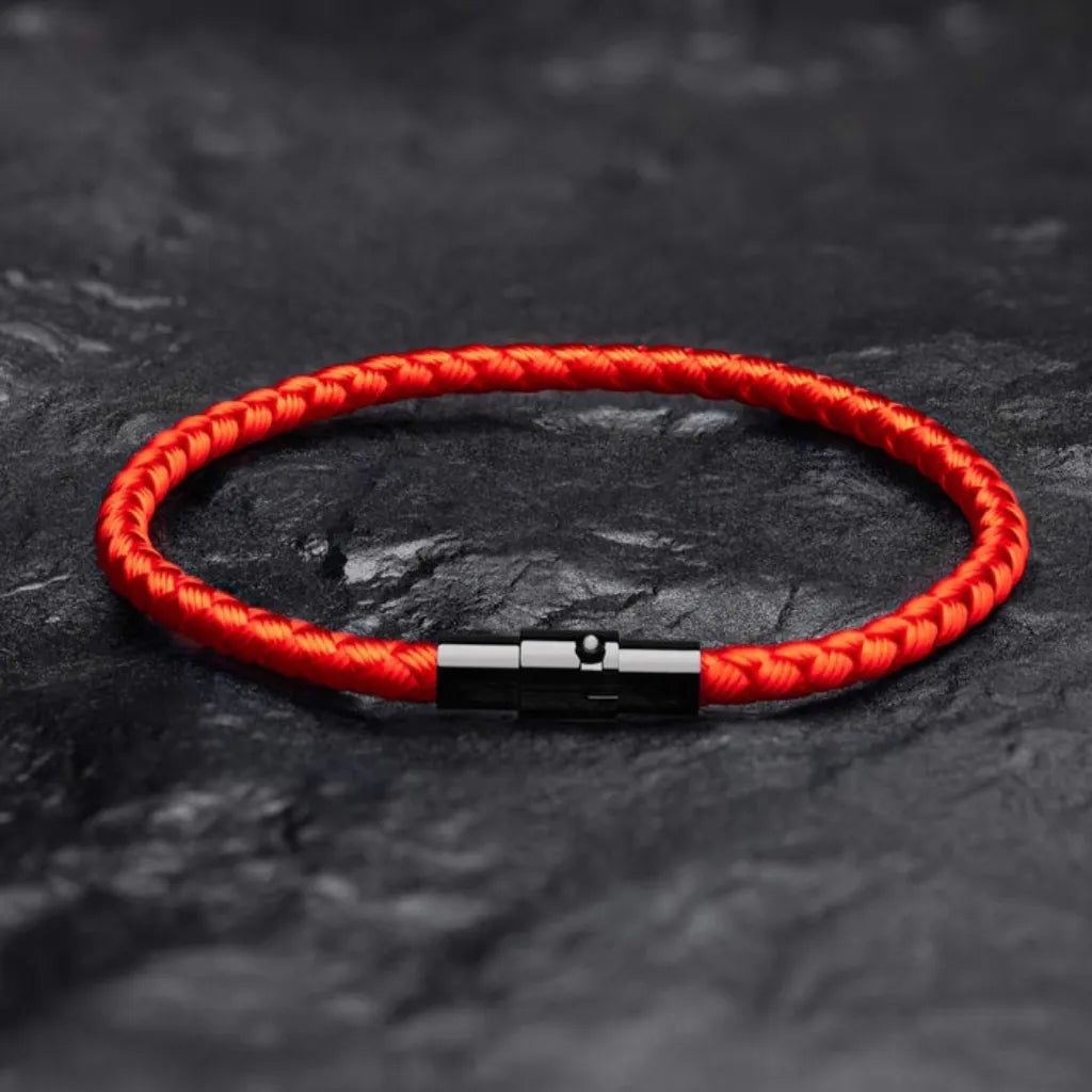 Pulseira feita com nylon ecológico e aço inoxidável premium