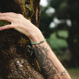 Pulseira Tide Ravien com corda reciclada e fecho magnético