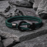 Pulseira de corda verde com design leve e resistente