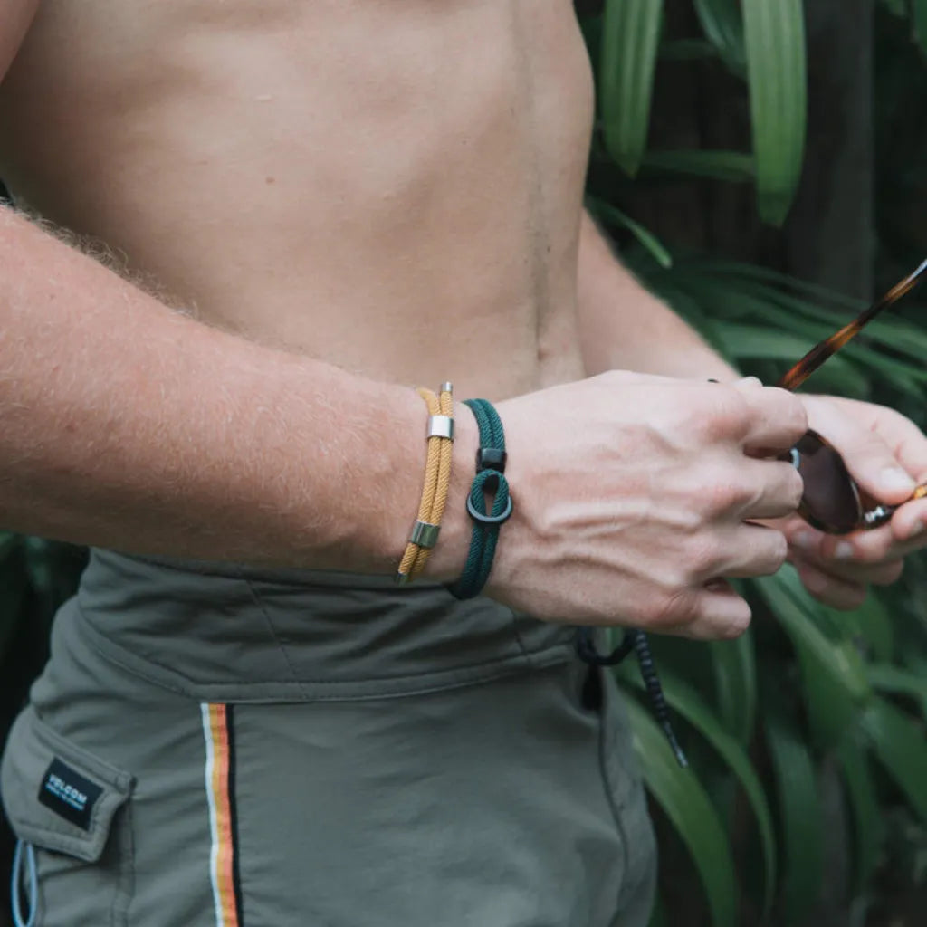 Pulseira Siena Ravien verde com corda trançada Milan e fecho metálico